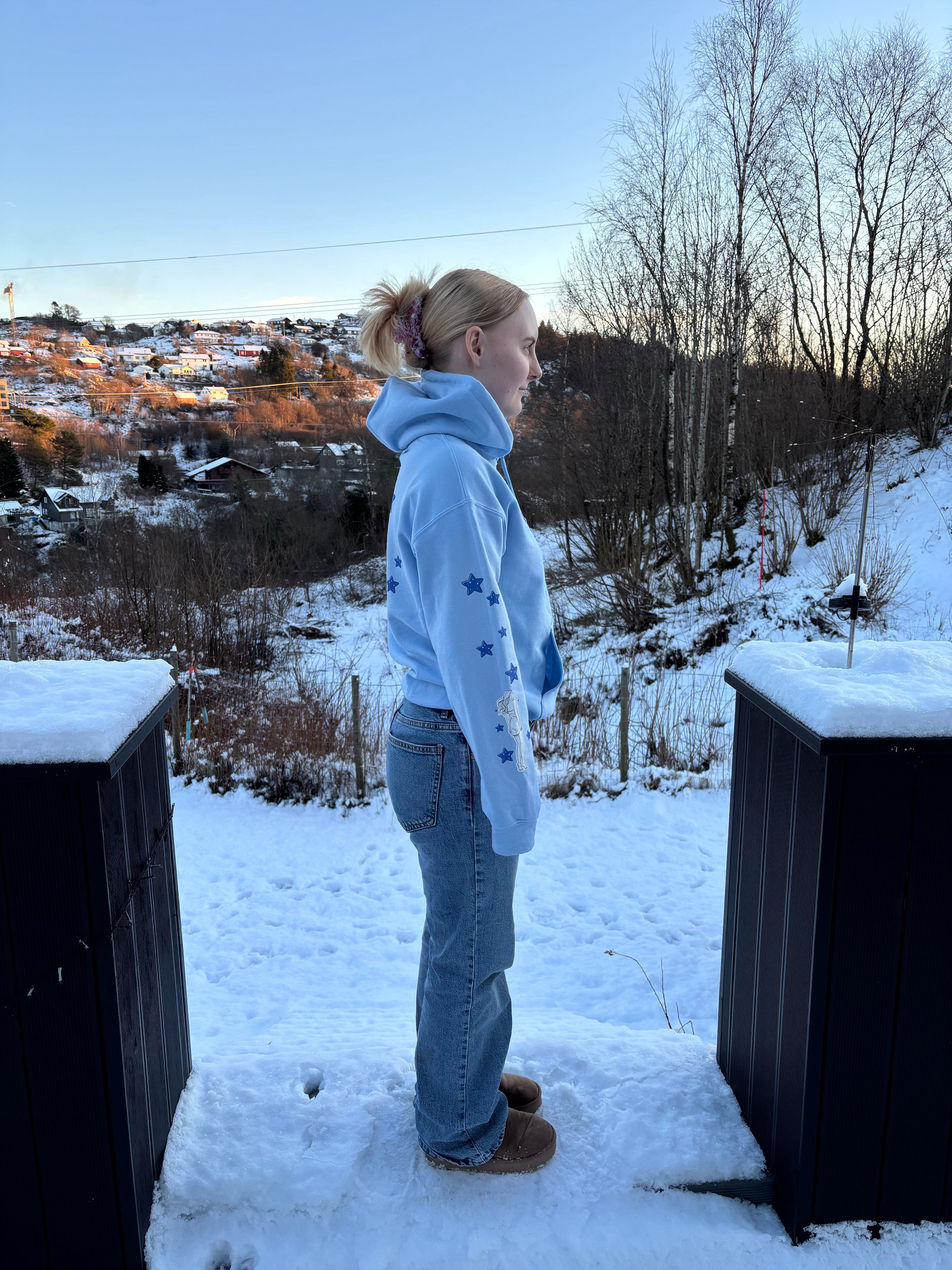 Gentle Chaos Hoodie — Lyse Blå